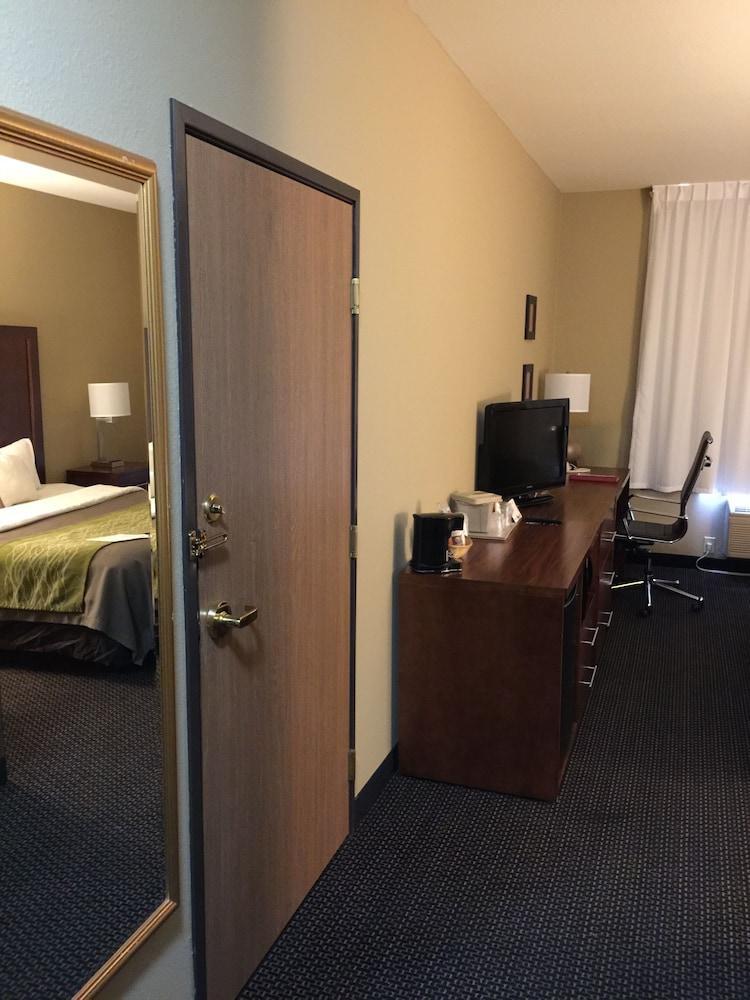 Comfort Inn 2*